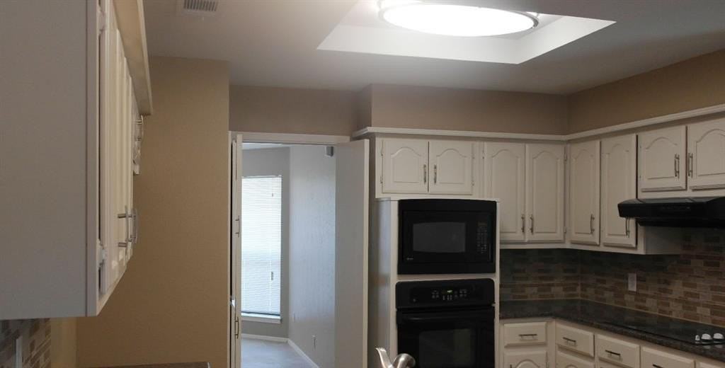 5402 Edgewater Cir - Photo 4 of 10