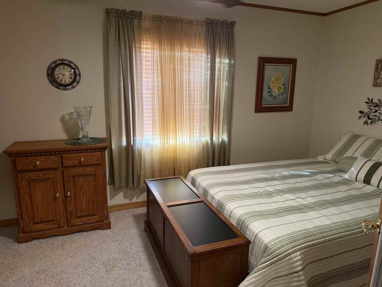 259 E Oakland St #1 - Photo 3 of 19