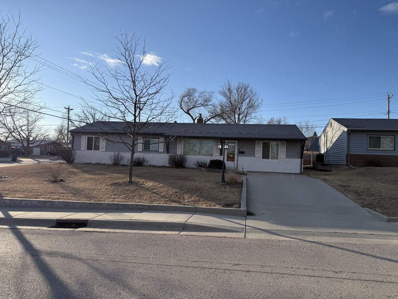 259 E Oakland St #1 - Photo 6 of 19