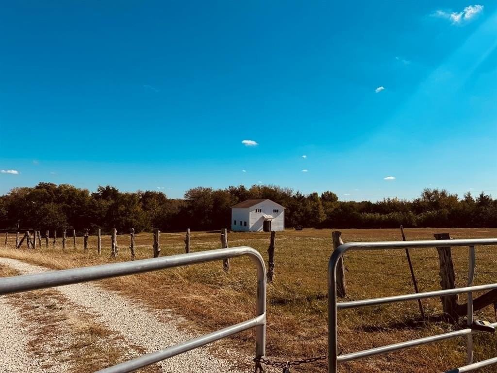 497 County Road 4642 - Photo 3 of 40