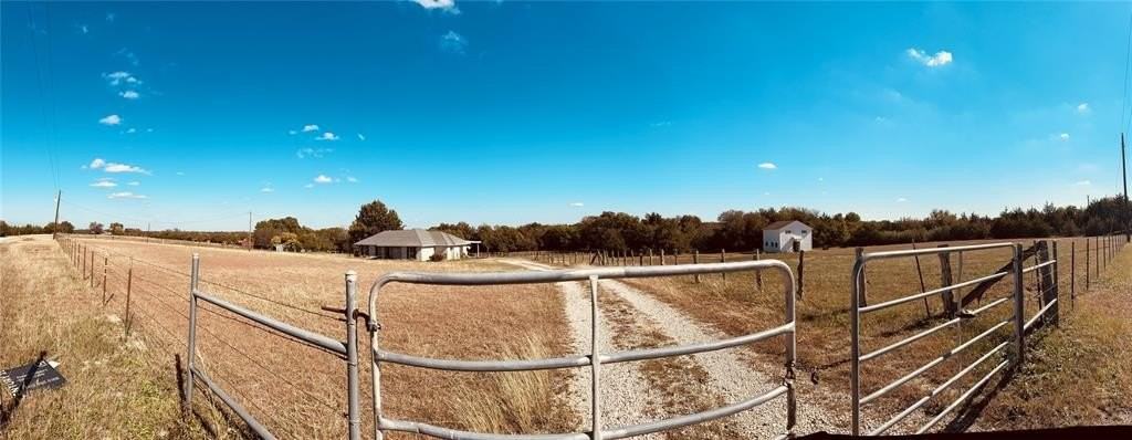 497 County Road 4642 - Photo 4 of 40