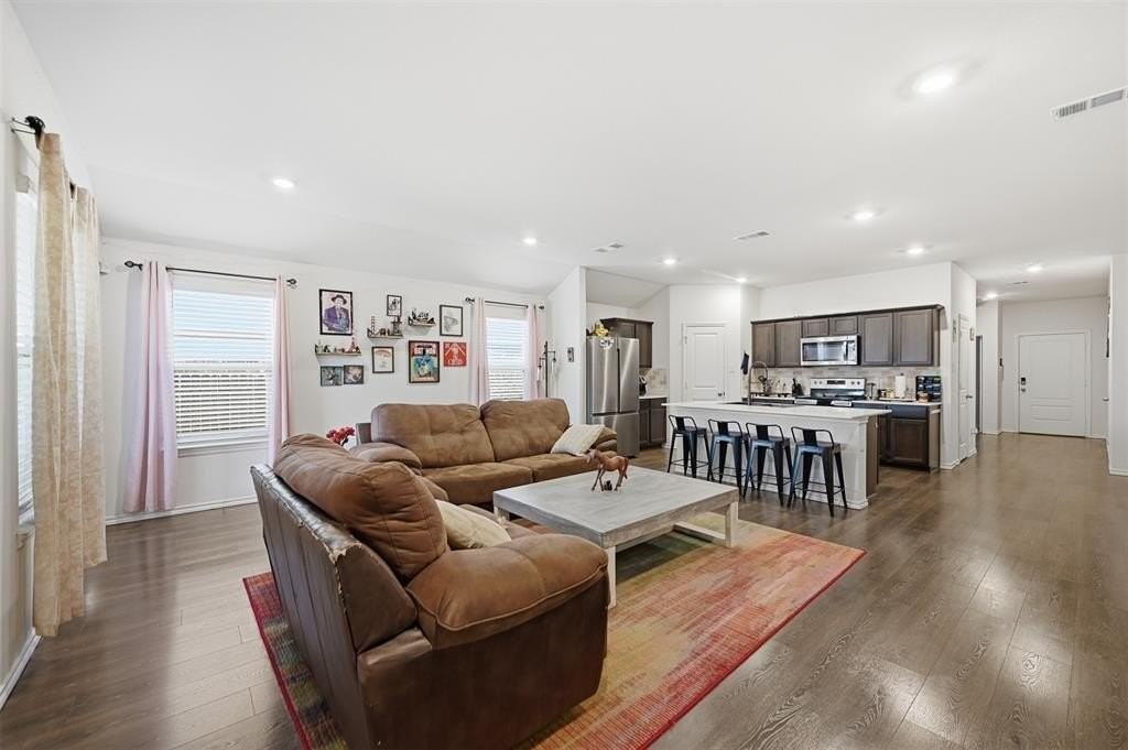 1212 Briar Hill Dr - Photo 3 of 21