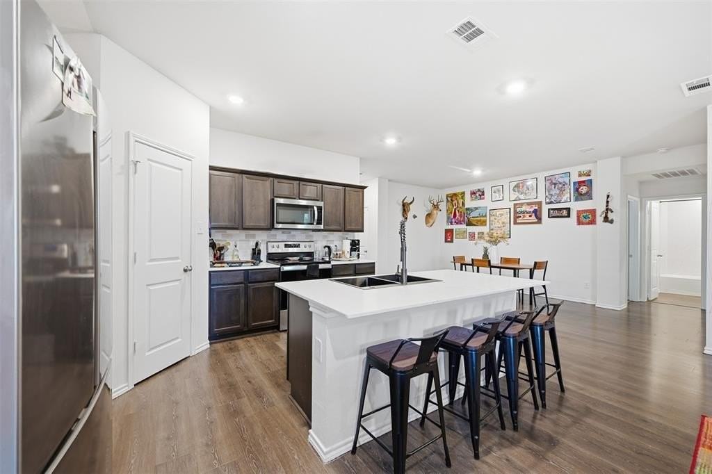 1212 Briar Hill Dr - Photo 5 of 21