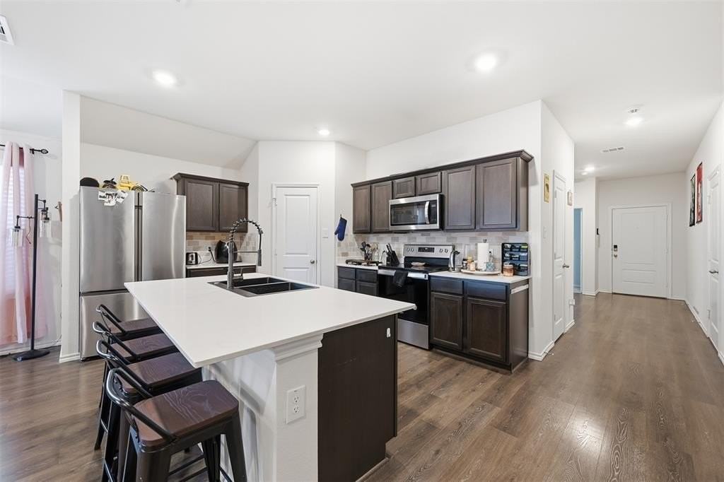 1212 Briar Hill Dr - Photo 7 of 21