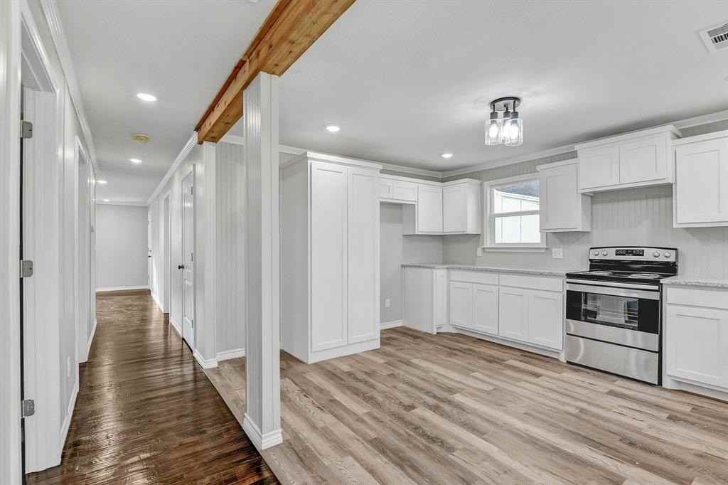 513 E Washington St - Photo 3 of 18