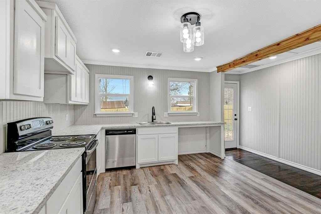 513 E Washington St - Photo 5 of 18