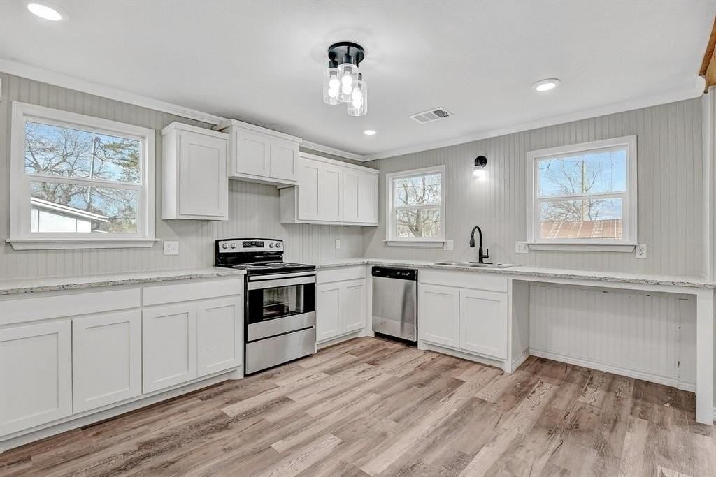 513 E Washington St - Photo 7 of 18