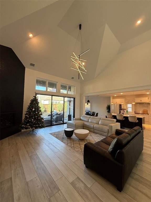 2832 Fountain Park Dr - Photo 5 of 31