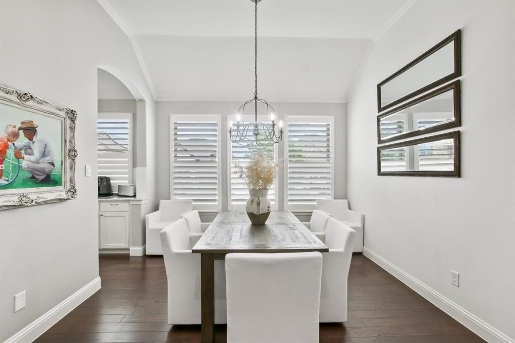 4301 Overbrook Dr - Photo 5 of 40