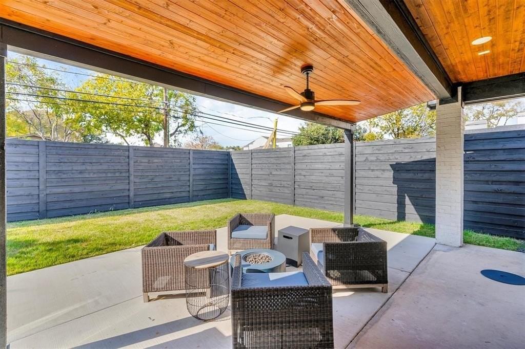 7519 Robin Rd - Photo 3 of 40