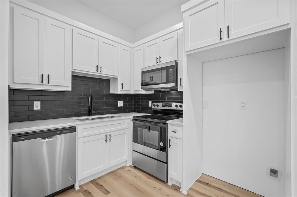 3412 Marshall St #A - Photo 4 of 19