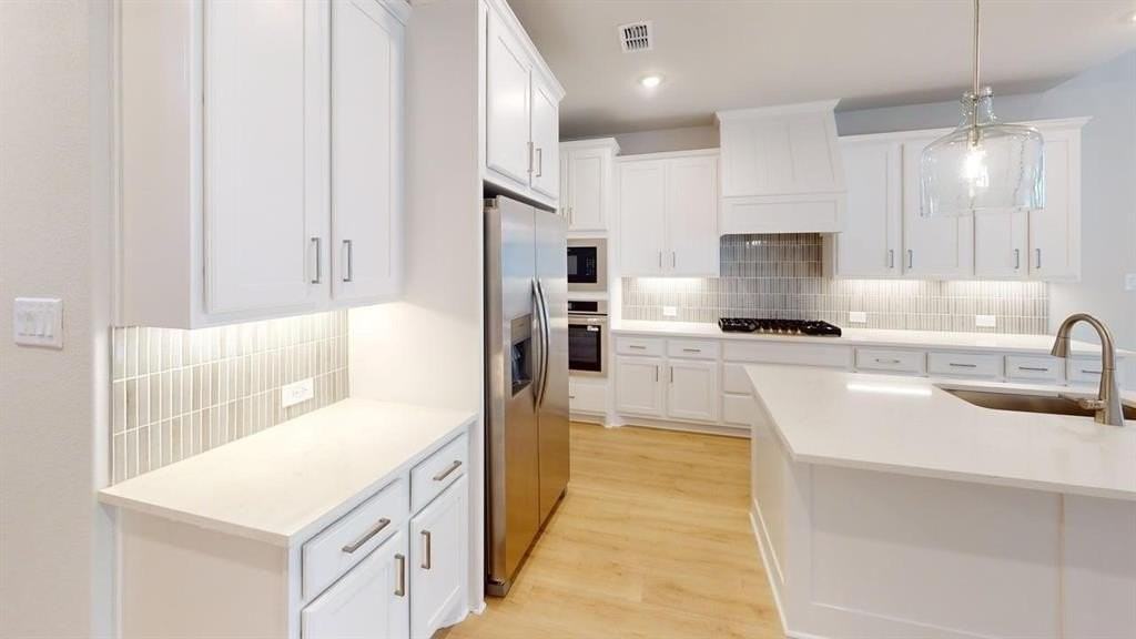 4733 Baytown Ln - Photo 5 of 30