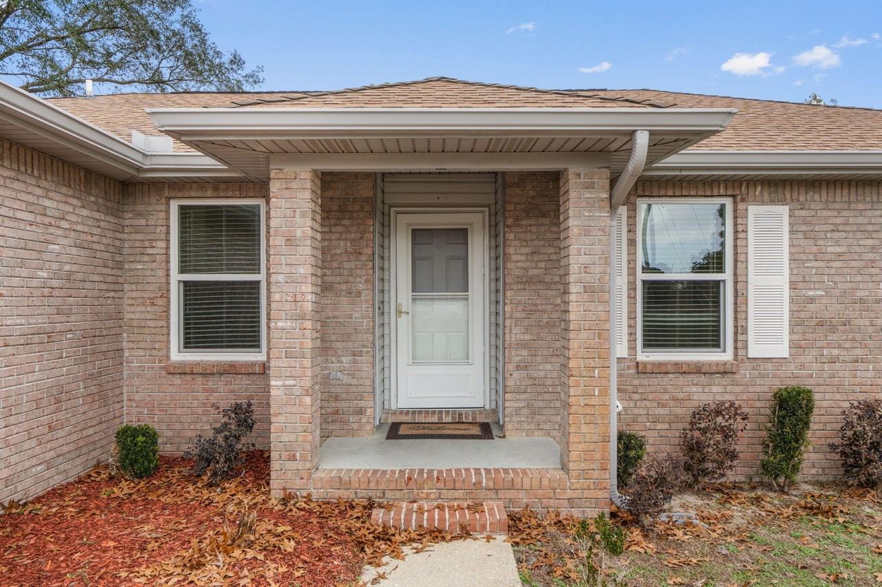 8828 Arlington Pl - Photo 3 of 46