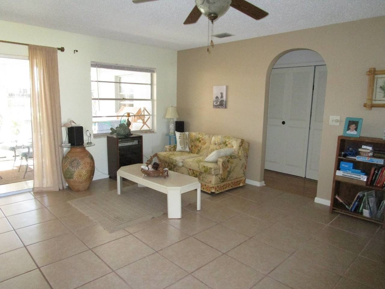 2641 Greenacre Dr - Photo 3 of 24