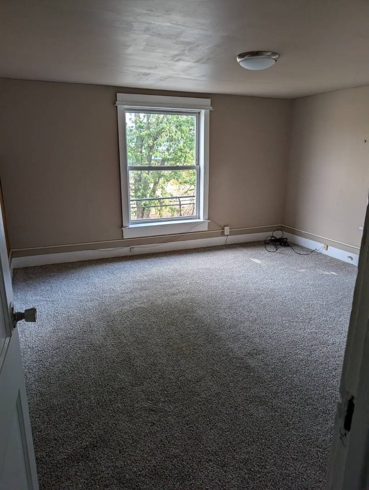 717 Forest Ave - Photo 2 of 8