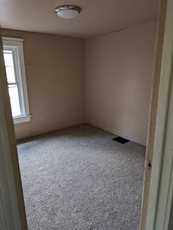 717 Forest Ave - Photo 4 of 8