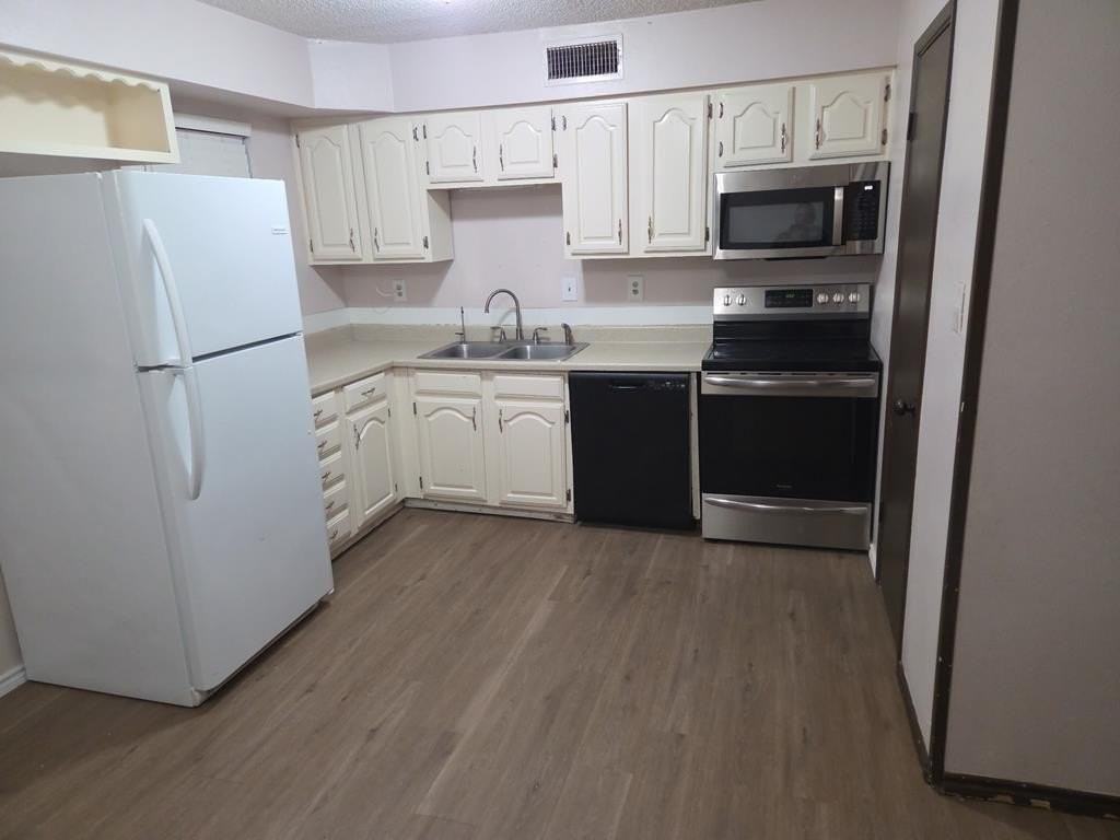 1716 Coronado Ave - Photo 2 of 12