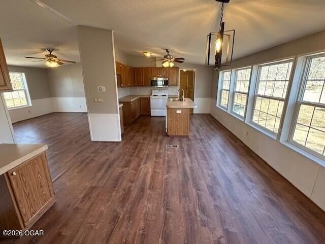 9051 Elm Dr - Photo 4 of 16