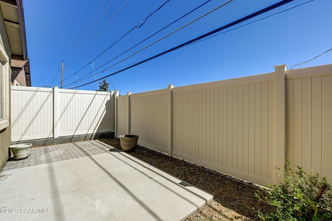 915 Gail Gardner Way Unit 6 #6 - Photo 4 of 30