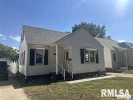 featured image of 2052 N 20th St