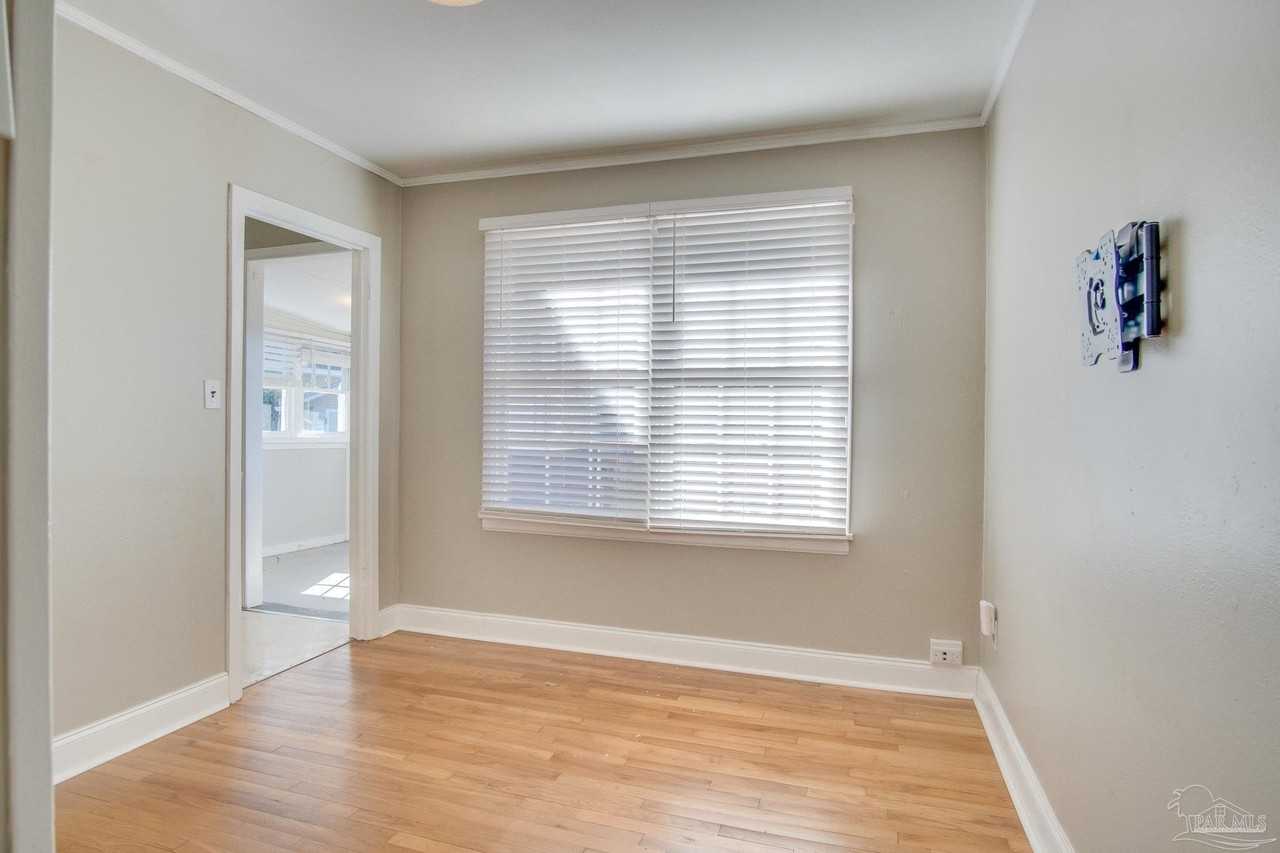 2303 N 20th Ave - Photo 6 of 19