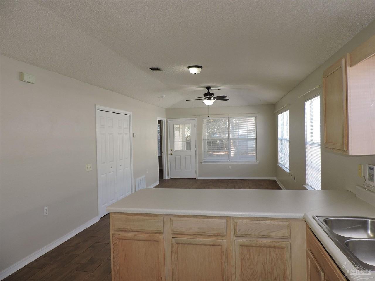 4058 Glenway Dr - Photo 2 of 22