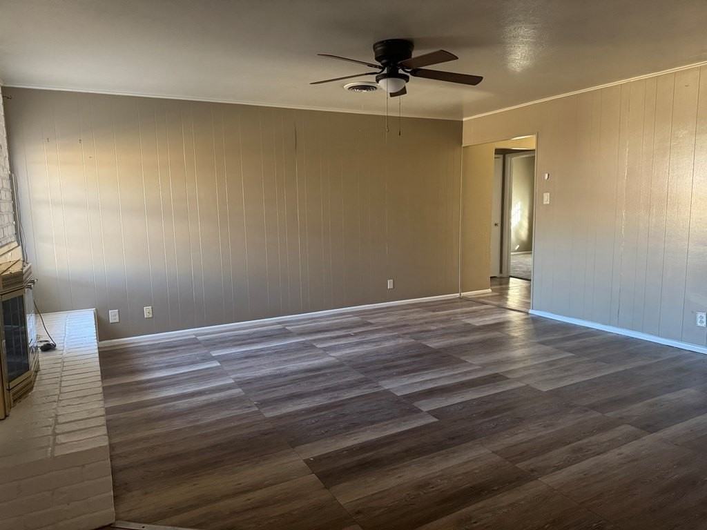 3310 Camarie Ave - Photo 4 of 11