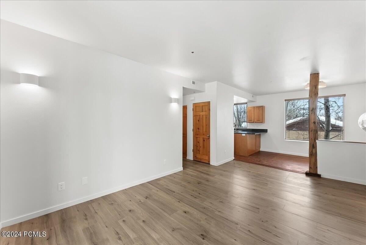 1600 Pinebrook Blvd Apt E4 #E4 - Photo 6 of 26