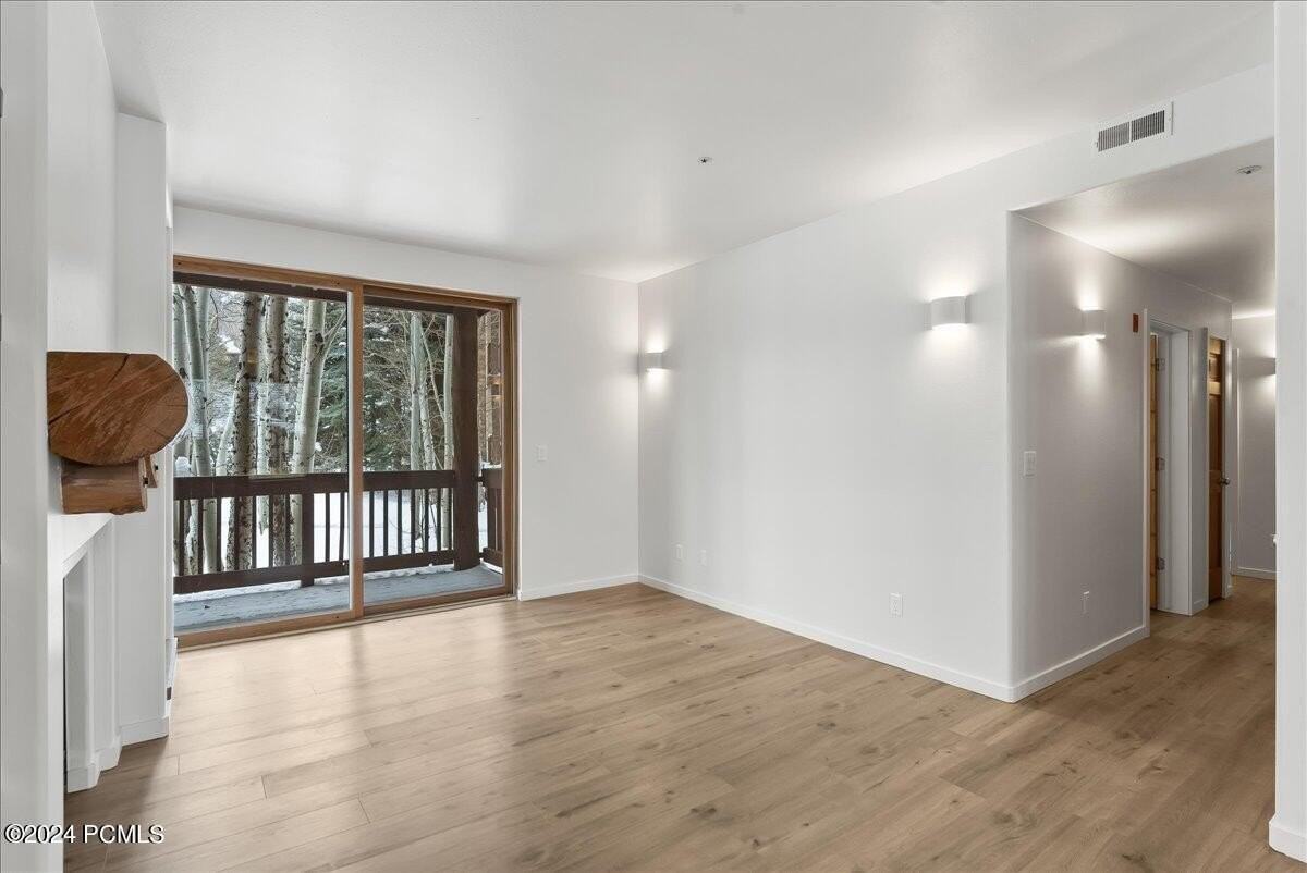 1600 Pinebrook Blvd Apt E4 #E4 - Photo 7 of 26