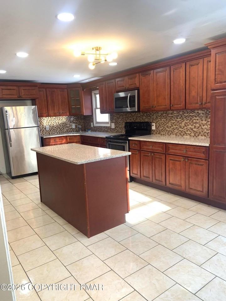 4633 Burnside Dr - Photo 7 of 35