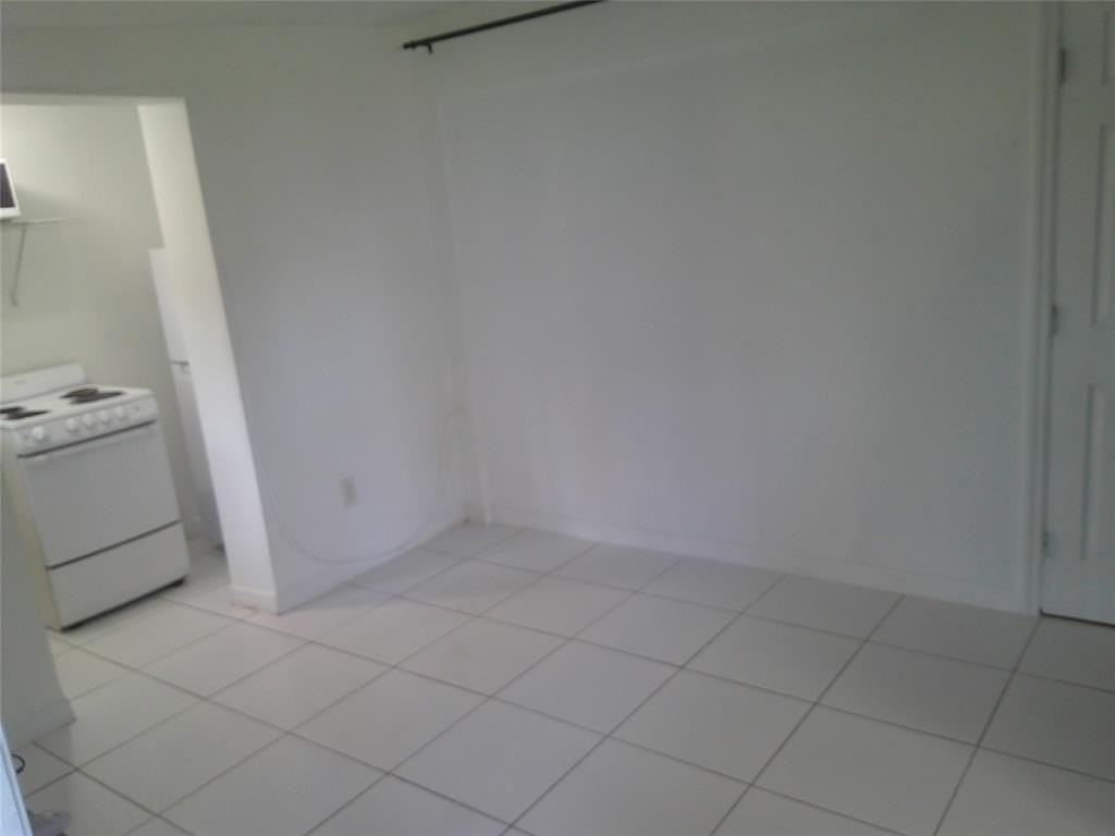 7400 Panama St - Photo 3 of 8