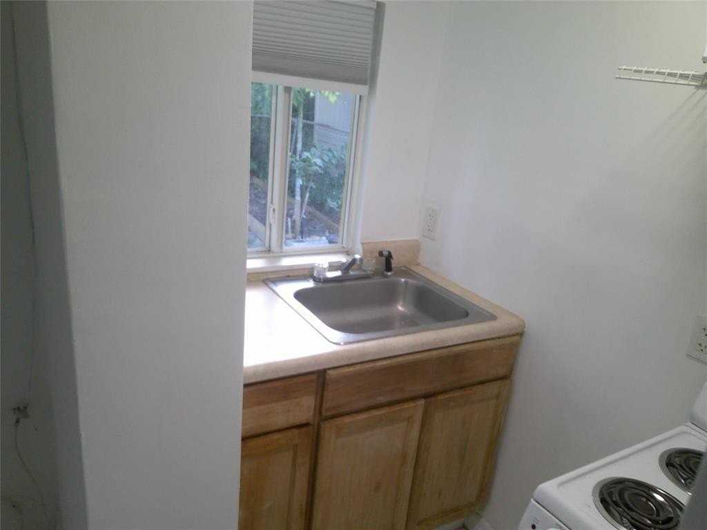 7400 Panama St - Photo 6 of 8