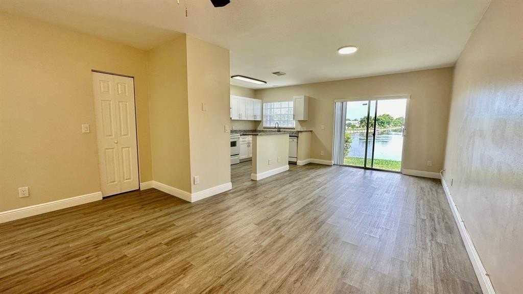 6910 Nw 70th Ave #6910 - Photo 2 of 19