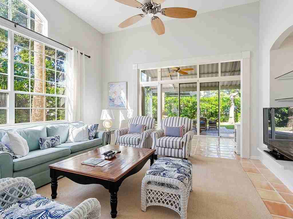 8823 Lakeside Cir - Photo 2 of 35