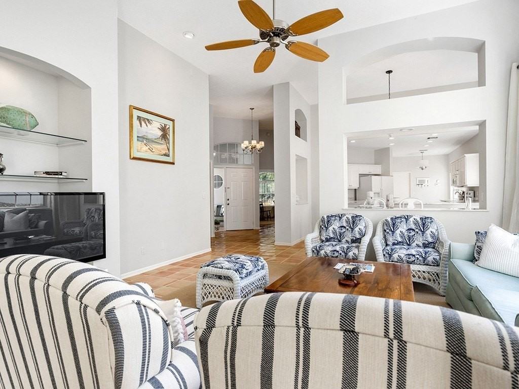 8823 Lakeside Cir - Photo 6 of 35