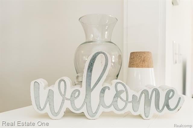 2392 W Auburn Rd - Photo 2 of 20