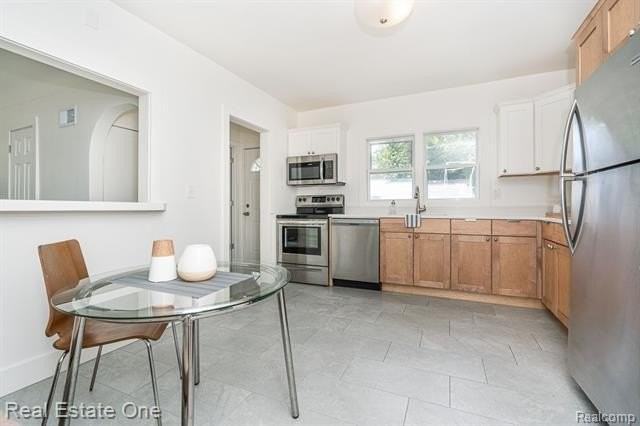 2392 W Auburn Rd - Photo 6 of 20