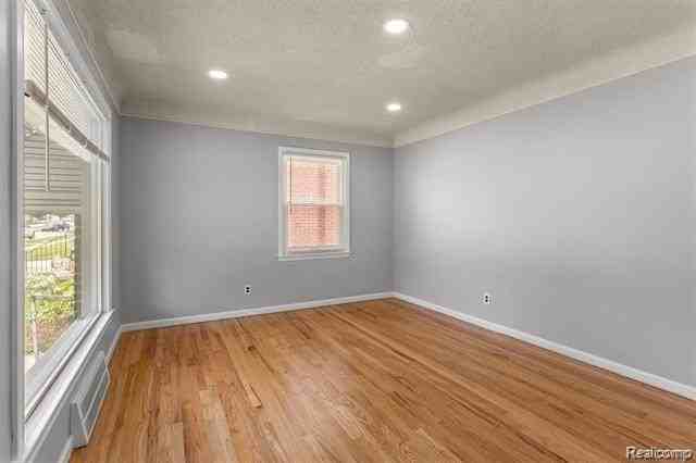 4127 Howard St - Photo 4 of 22