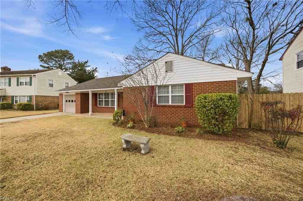 3737 Strathmoor Cir - Photo 3 of 39