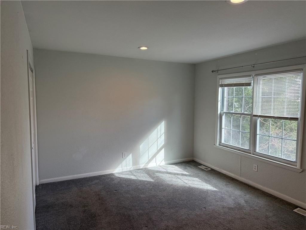 740 21st St - Photo 7 of 12