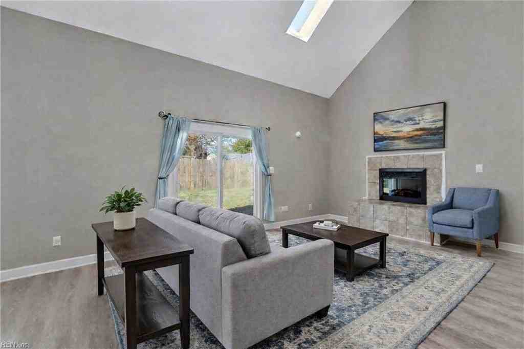 1729 Aquamarine Dr - Photo 2 of 22