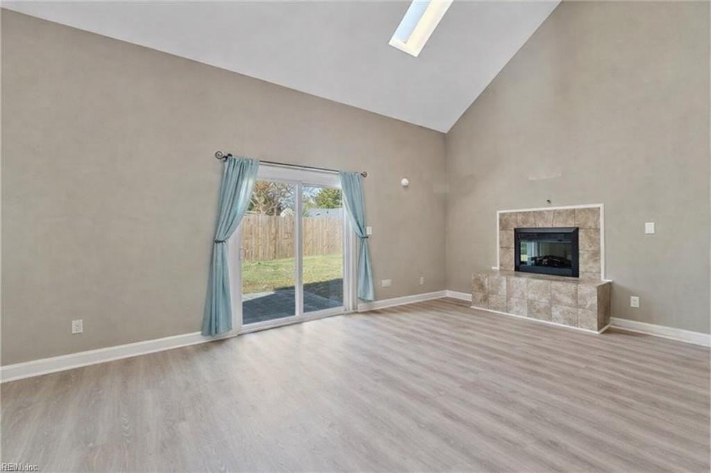 1729 Aquamarine Dr - Photo 3 of 22