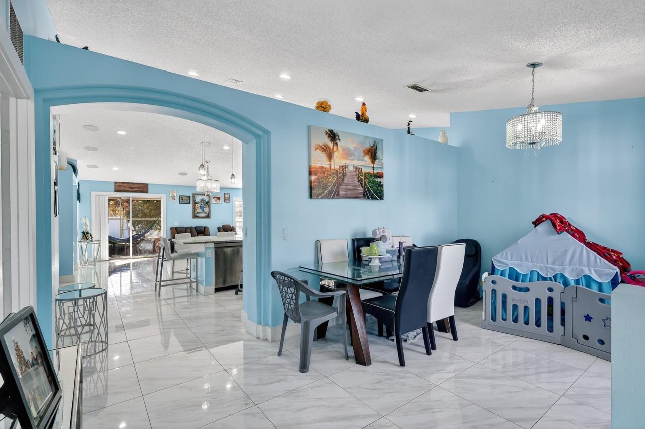 1121 Sw Ivanhoe St - Photo 4 of 50