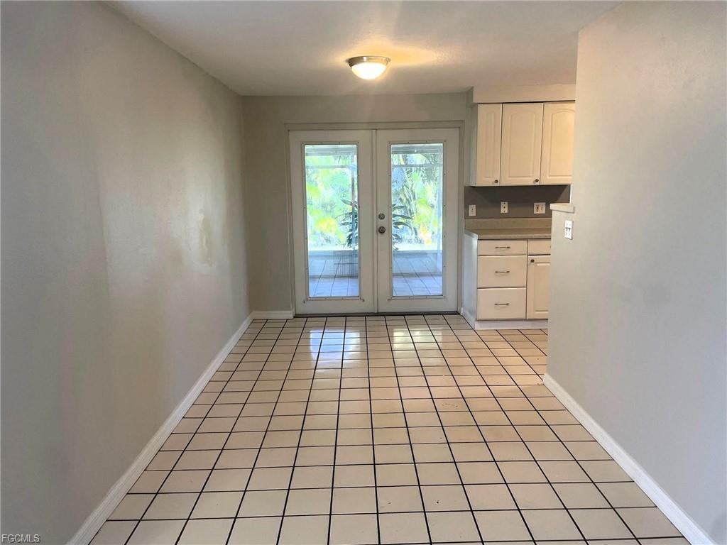 2173 Barry Dr - Photo 3 of 8