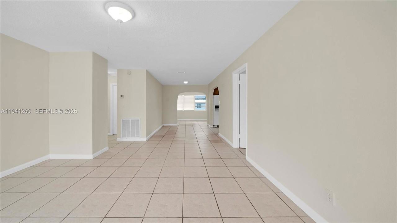 5225 Mayo St - Photo 3 of 8