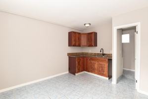 featured image of 438 Roseland Dr