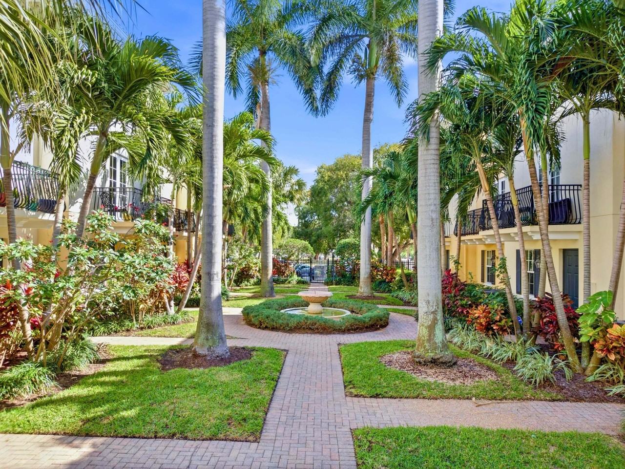 2502 N Dixie Hwy #15 - Photo 2 of 50