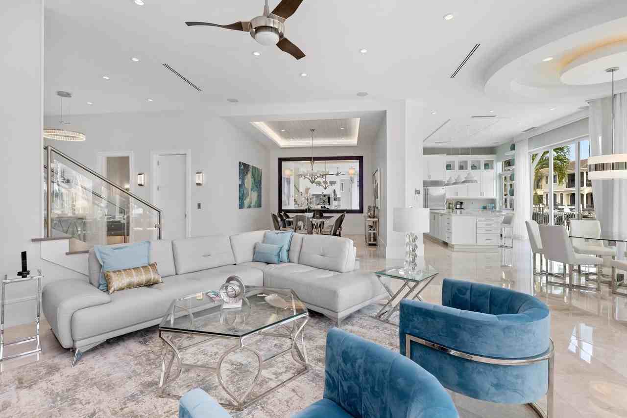 863 Enfield St - Photo 6 of 50