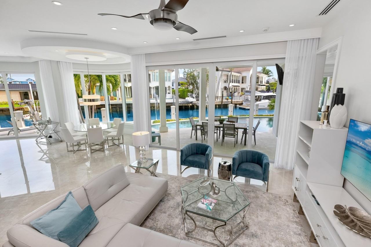 863 Enfield St - Photo 7 of 50