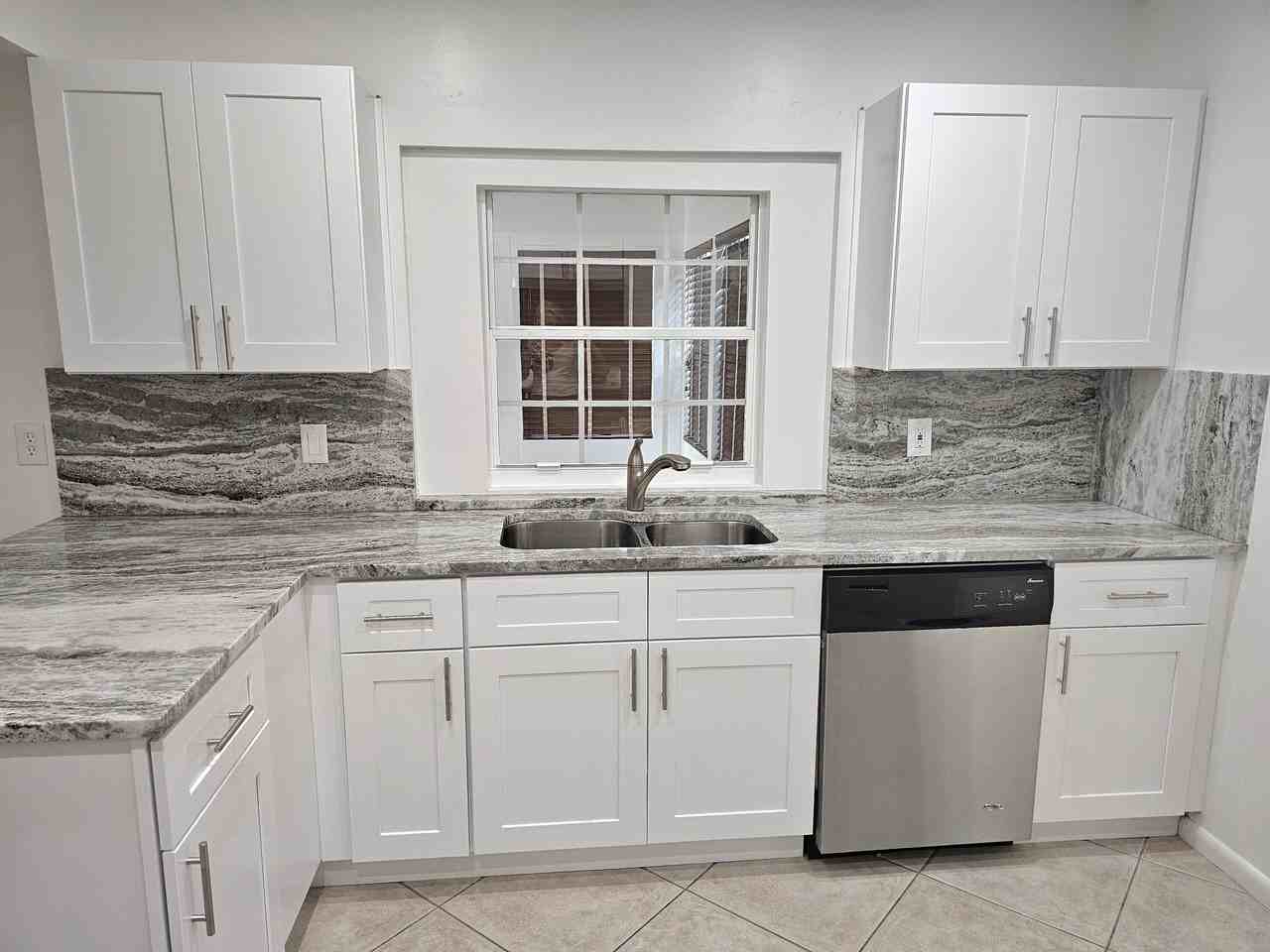 12191 Broadleaf Ct - Photo 2 of 48